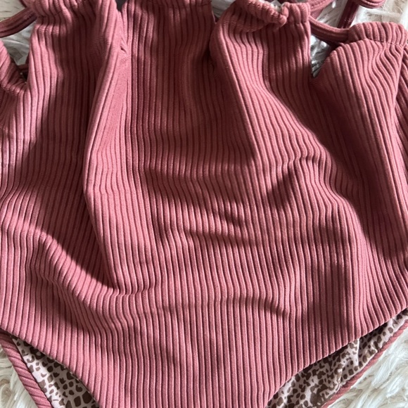 ❌SOLD❌ Acacia • Mundaka full piece in lipstick cord - Picture 3 of 4